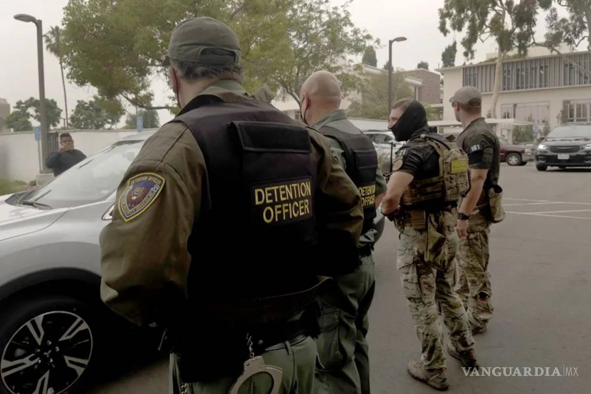 $!Fotografía de archivo de agentes de la Unidad Táctica de la Patrulla Fronteriza (Bortac) y otros agentes de detención en la alcaldía de Whittier, California.