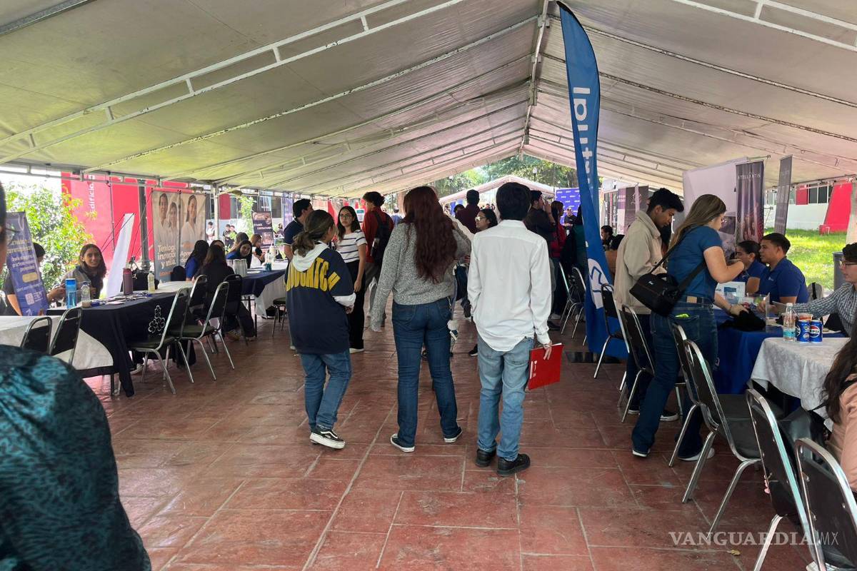 Realizan Congreso Estudiantil NEXT 2025 en Saltillo y ofrecen vacantes de empleo
