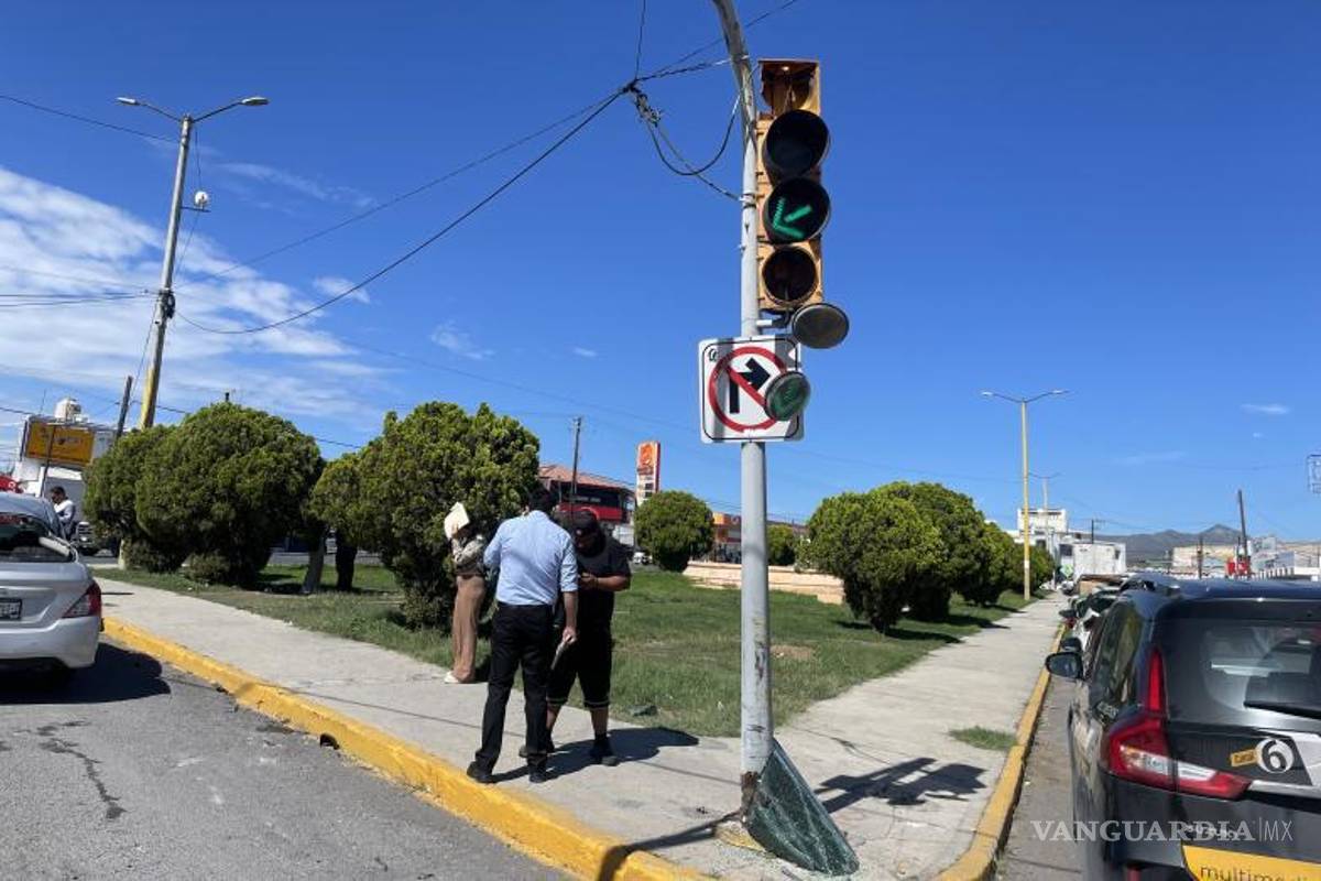$!El semáforo dañado fue señalado como un factor que generó confusión al momento del choque.