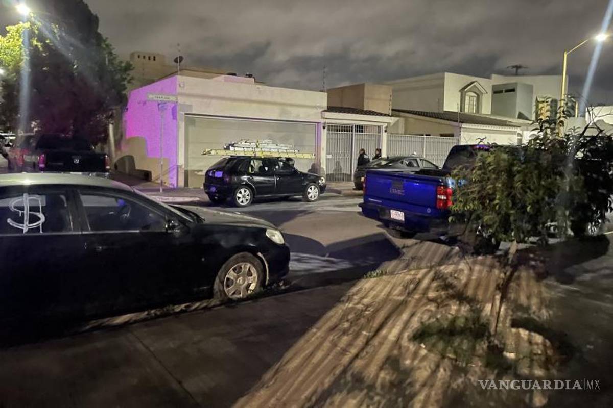 $!Elementos de la Policía Municipal resguardaron el domicilio en el fraccionamiento Portal de Aragón.