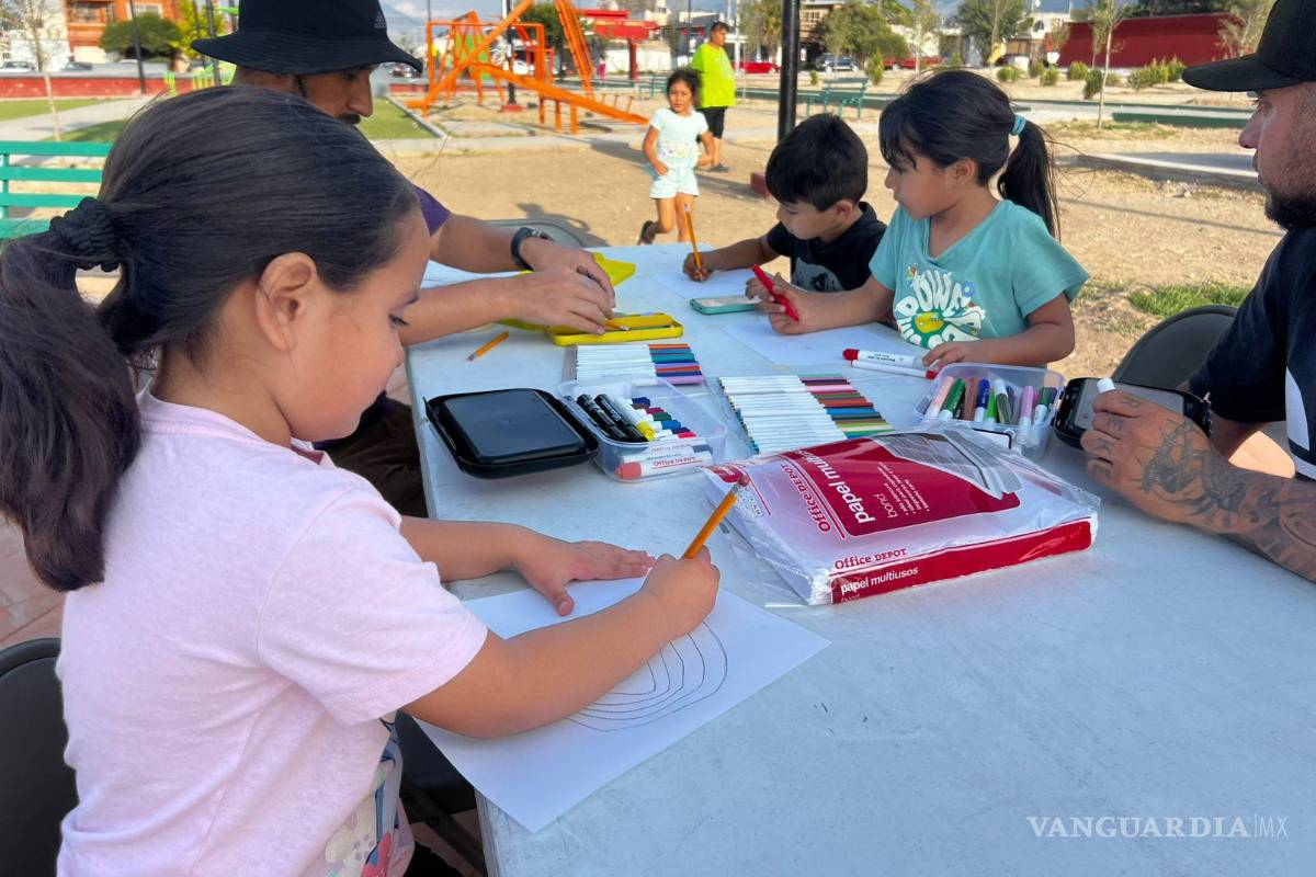 $!Niñas y niños de la colonia Mirasierra pintan grafitis y dibujos propios, aprendiendo técnicas de arte urbano con expertos del Instituto Municipal de Cultura.