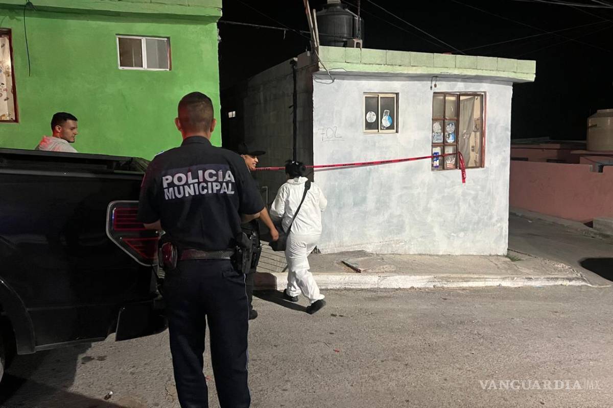 $!La vivienda del docente permaneció resguardada mientras se efectuaban las diligencias.
