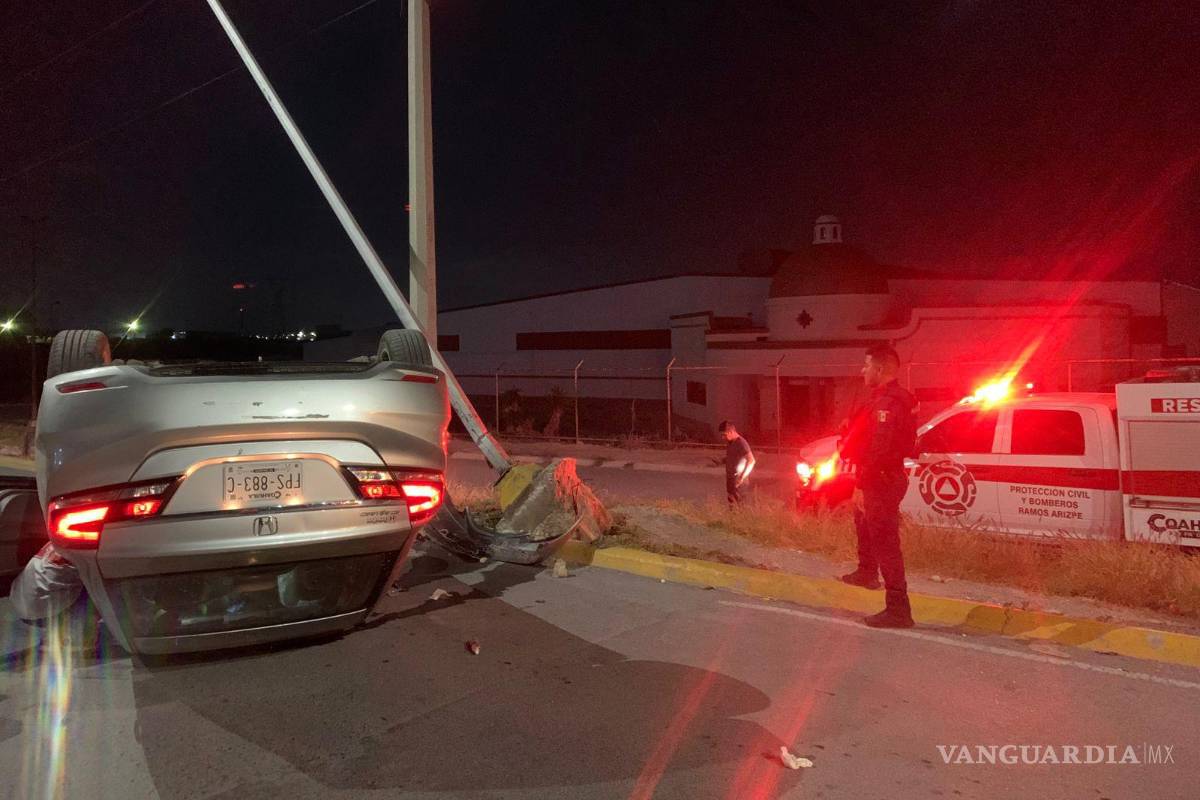 $!Elementos de la Policía Municipal acudieron al lugar del accidente.