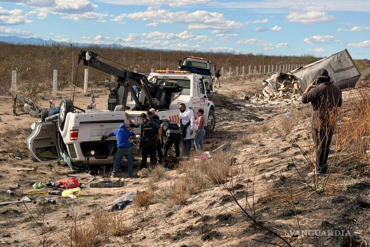 Carreterazo: mueren 5 en choque entre camión del IMSS y familia en la Monterrey-Monclova