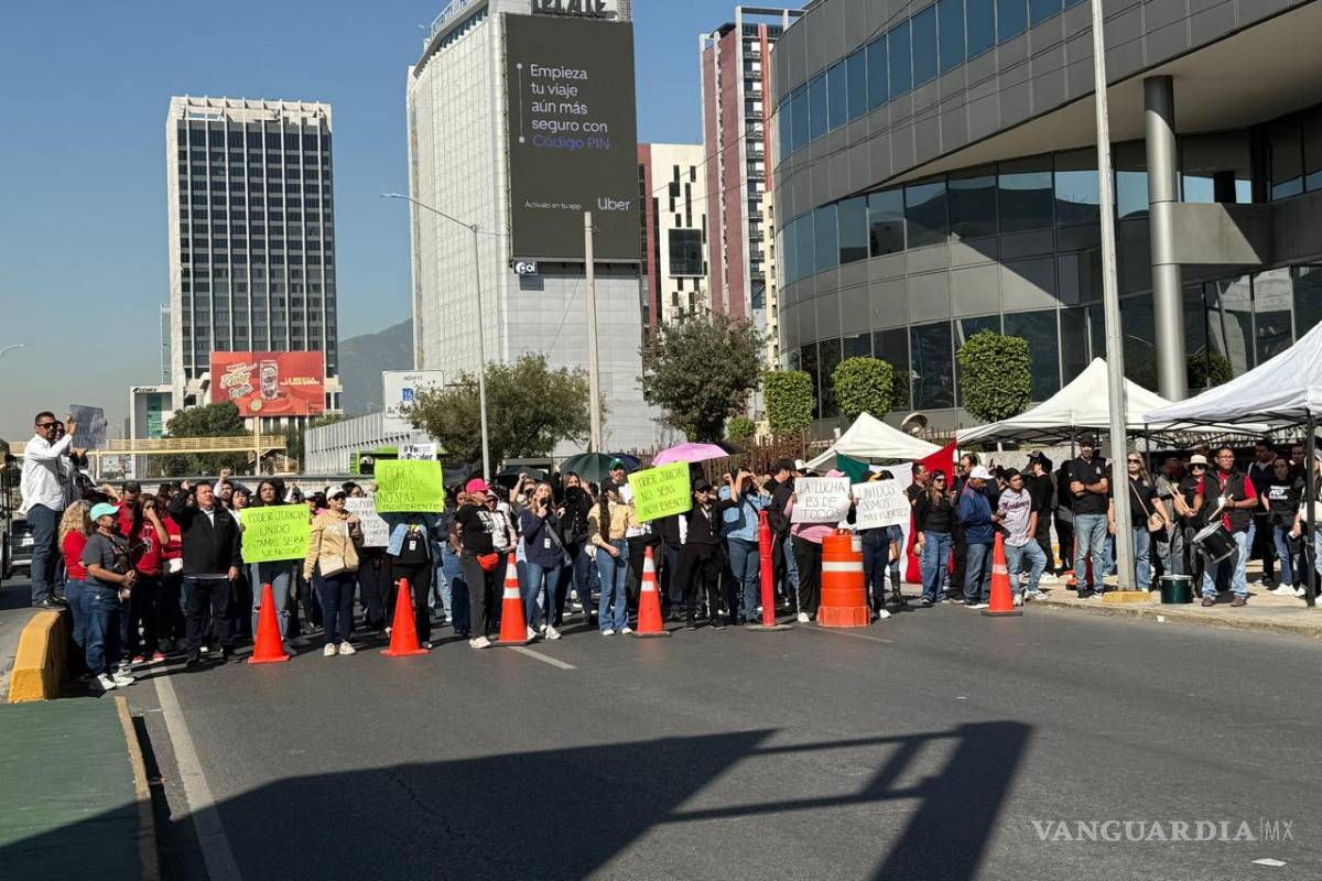Empleados del Poder Judicial de la Federación desquician Monterrey con bloqueo