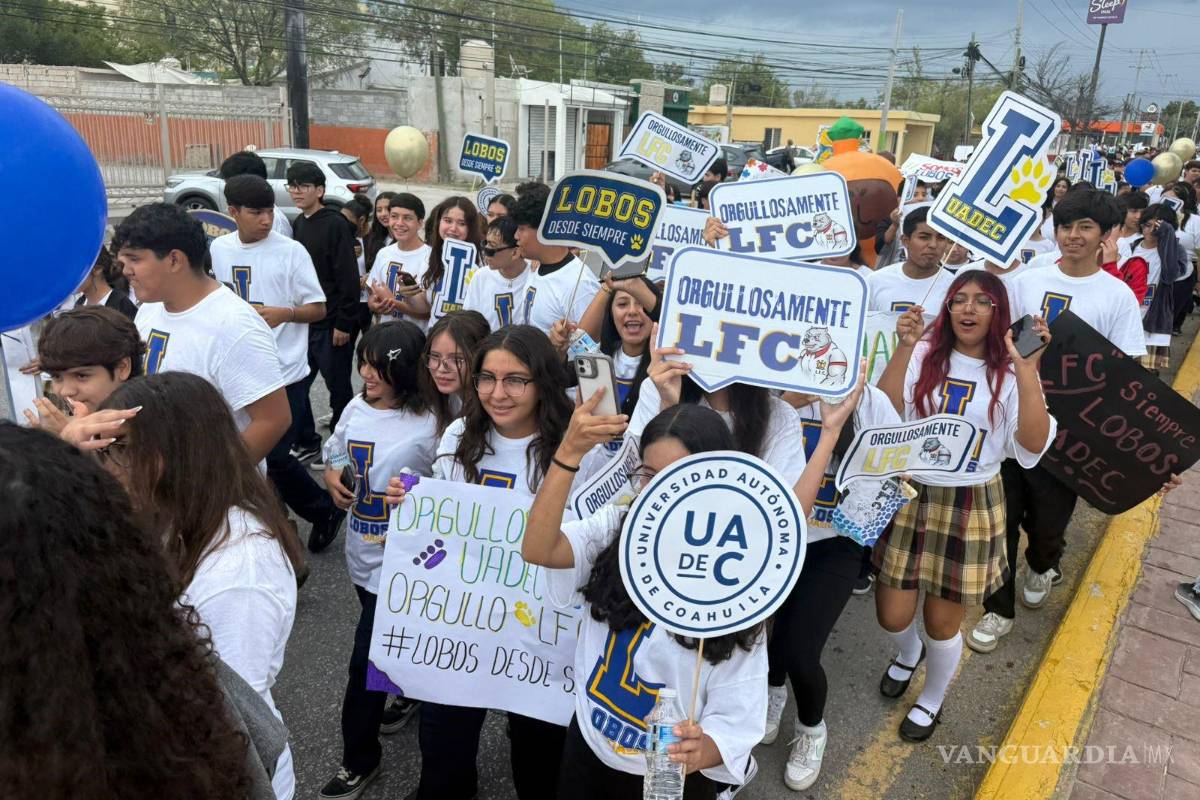 UAdeC recibe a los nuevos Lobos 2025 con desfile en Monclova