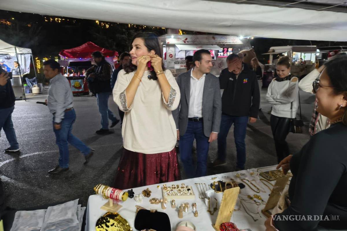 $!Autoridades municipales destacaron el respaldo al autoempleo y la independencia económica de las mujeres.