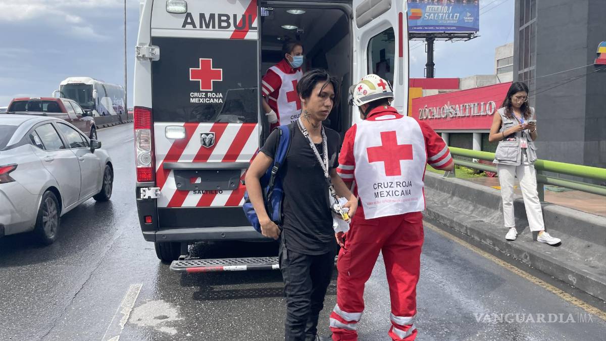 Camión embiste a motociclista, en Saltillo