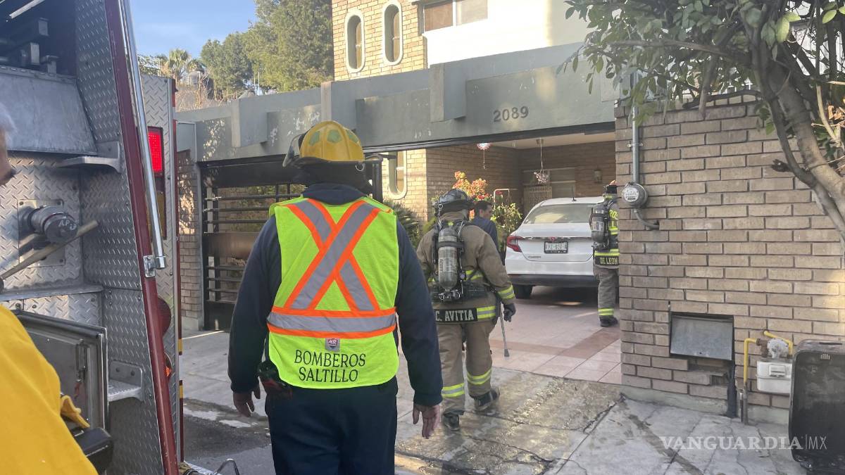 Acumulación de gas provoca flamazo en casa de Saltillo; familia intentaba encender calentador