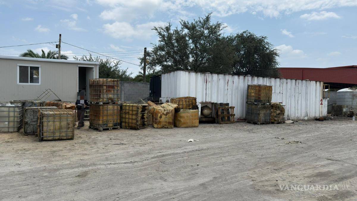 Golpe al huachicol: asegura FGR 5 mil litros de hidrocarburo en predio en Nuevo León
