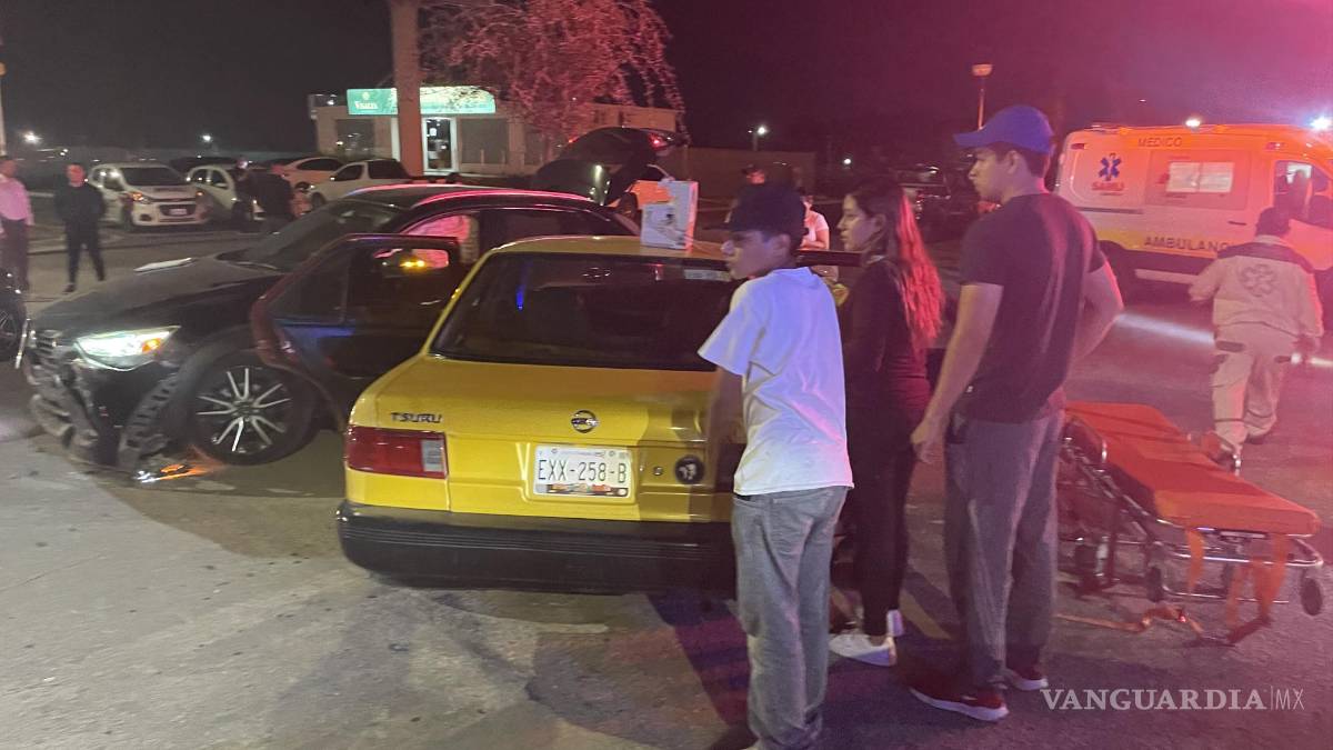 Saltillo: joven provoca choque múltiple en Colosio; reportan un herido