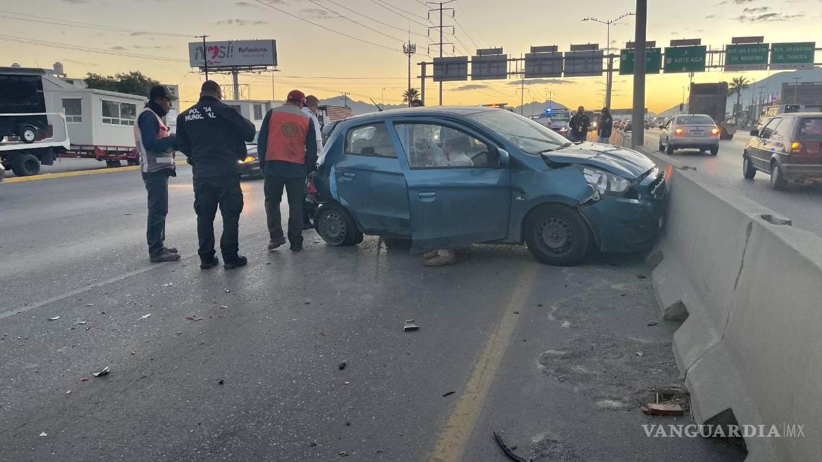 Saltillo: camión provoca fuerte accidente, responsable huye y abandona a su copiloto