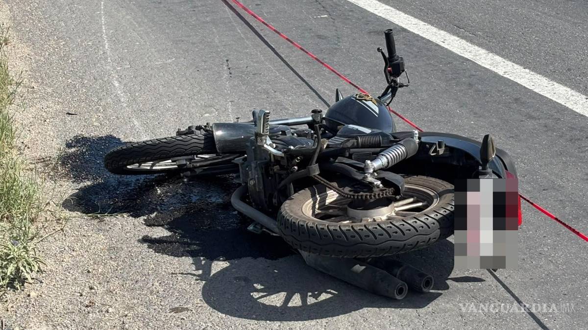En Saltillo, le quitan el derecho de paso a motociclista y pierde la vida