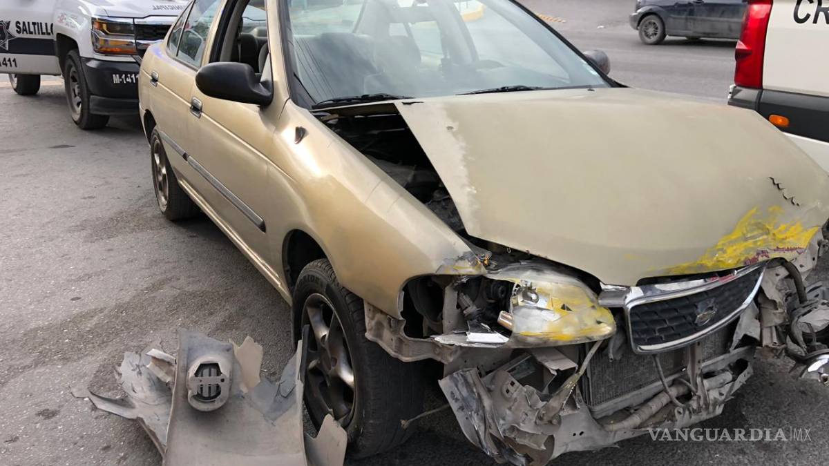 Chofer del transporte público ocasiona accidente en bulevar de Saltillo