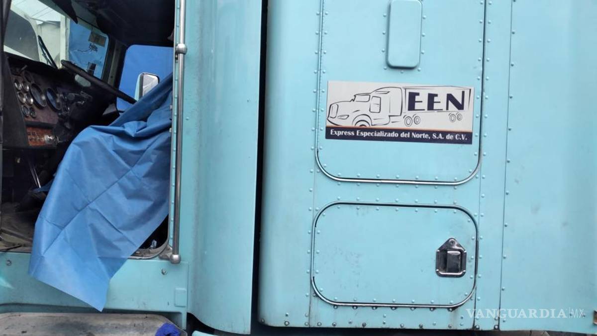 Mata infarto a trailero en Ramos Arizpe mientras esperaba permiso de descarga