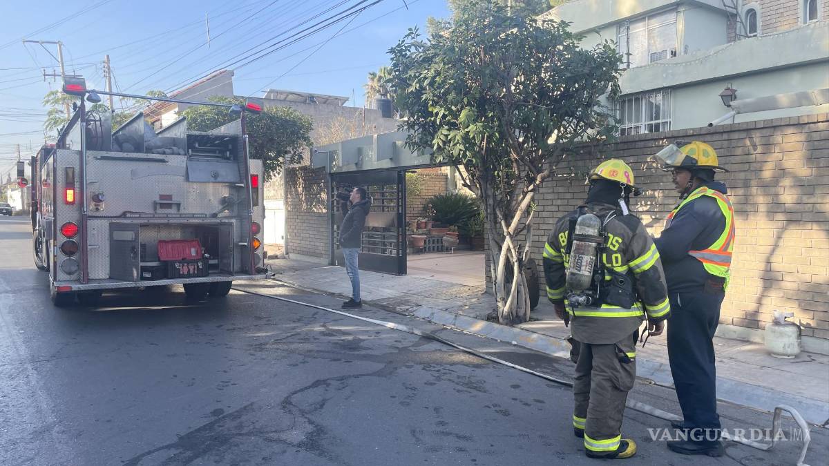 Acumulación de gas provoca flamazo en casa de Saltillo; familia intentaba encender calentador