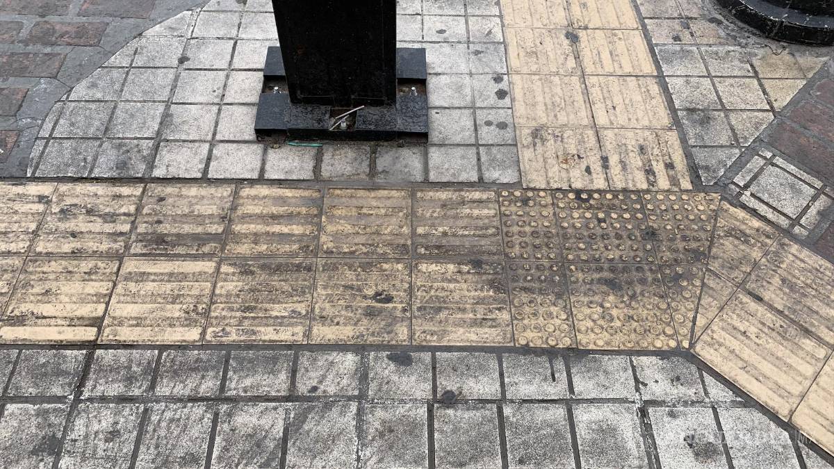 Saltillo: la calle Victoria requiere una “manita de gato”