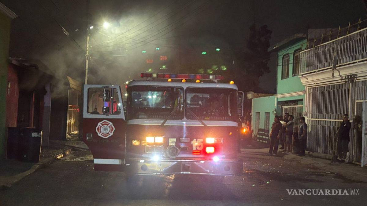 Explosión por fuga de gas deja a pareja de adultos mayores lesionada en la Anáhuac, Monclova