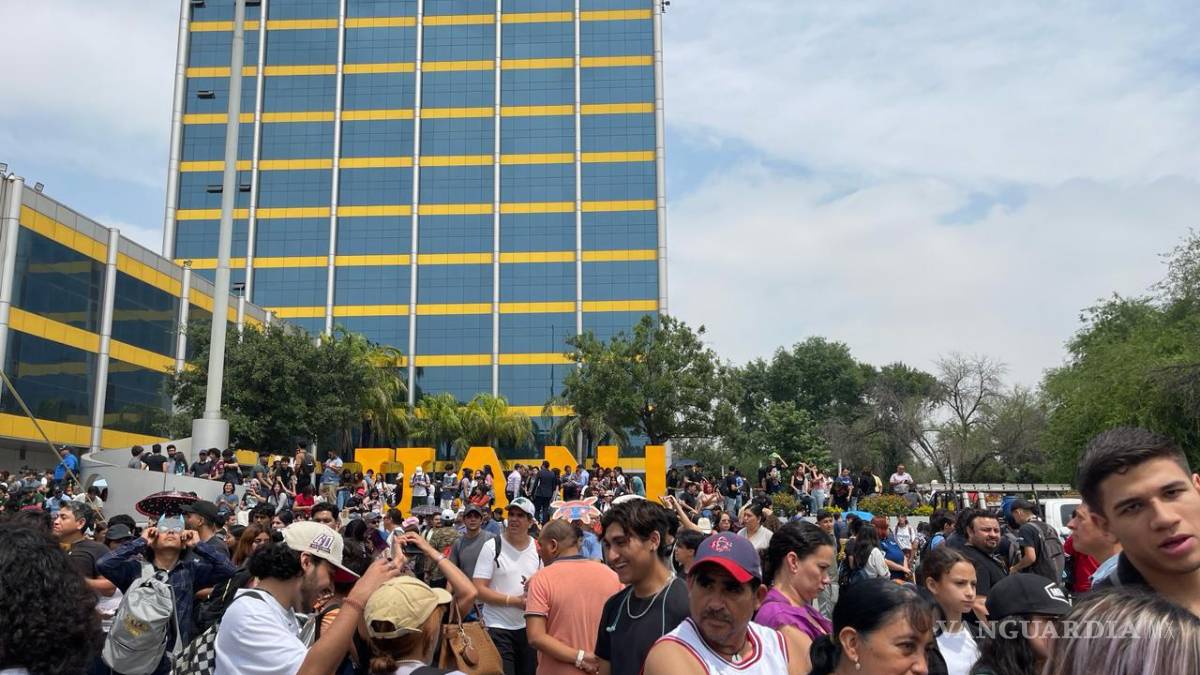Así se vivió el Eclipse Solar en la Explanada de Rectoría de la Universidad Autónoma de Nuevo León (UANL)