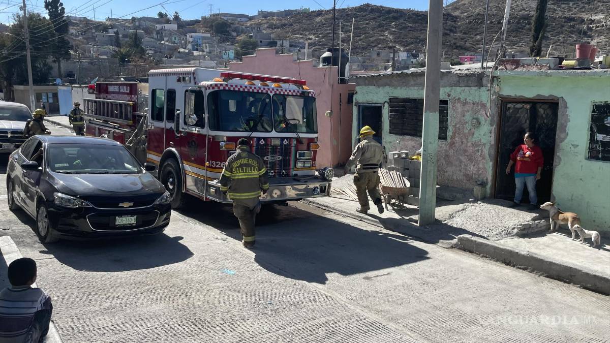 Quema de basura al poniente de Saltillo acaba con tejabán y temen por conejos de propietaria