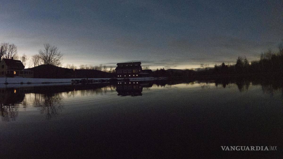 Así cautiva, maravilla y asombra el eclipse solar desde Mazatlán hasta la isla de Terranova (fotos)