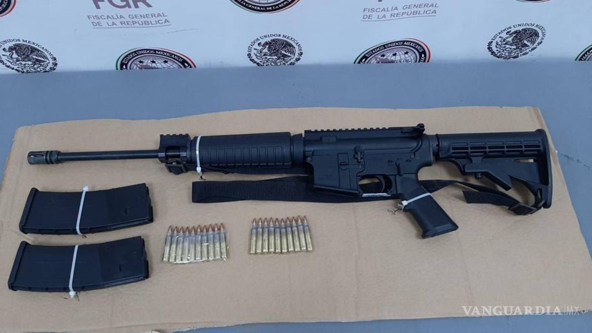 Estadounidense es detenida sobre la carretera Matehuala- Saltillo en posesión de material bélico