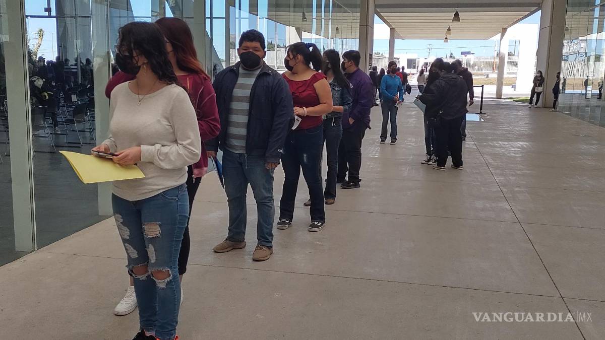 Destinan más de 20 mil vacunas Pfizer para menores de 14 años y rezagados de 17 años para sureste de Coahuila