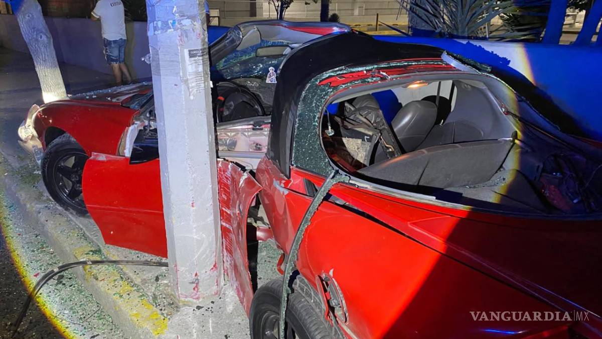Muere automovilista tras impacto contra poste en el Centro de Saltillo