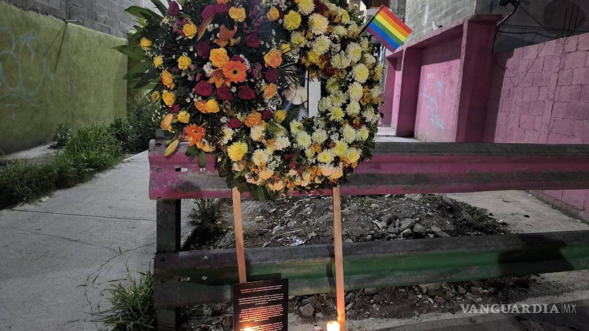 Colocan memoriales en Saltillo para exigir justicia por crímenes de odio contra comunidad LGBTIQ+