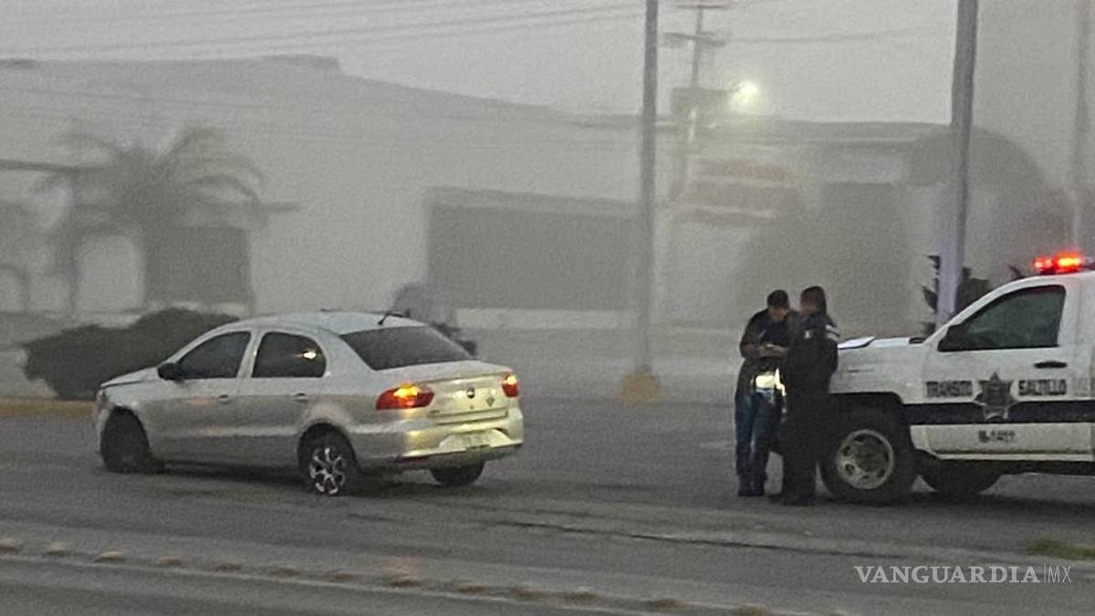Choques por neblina mañanera provocan caos en Saltillo