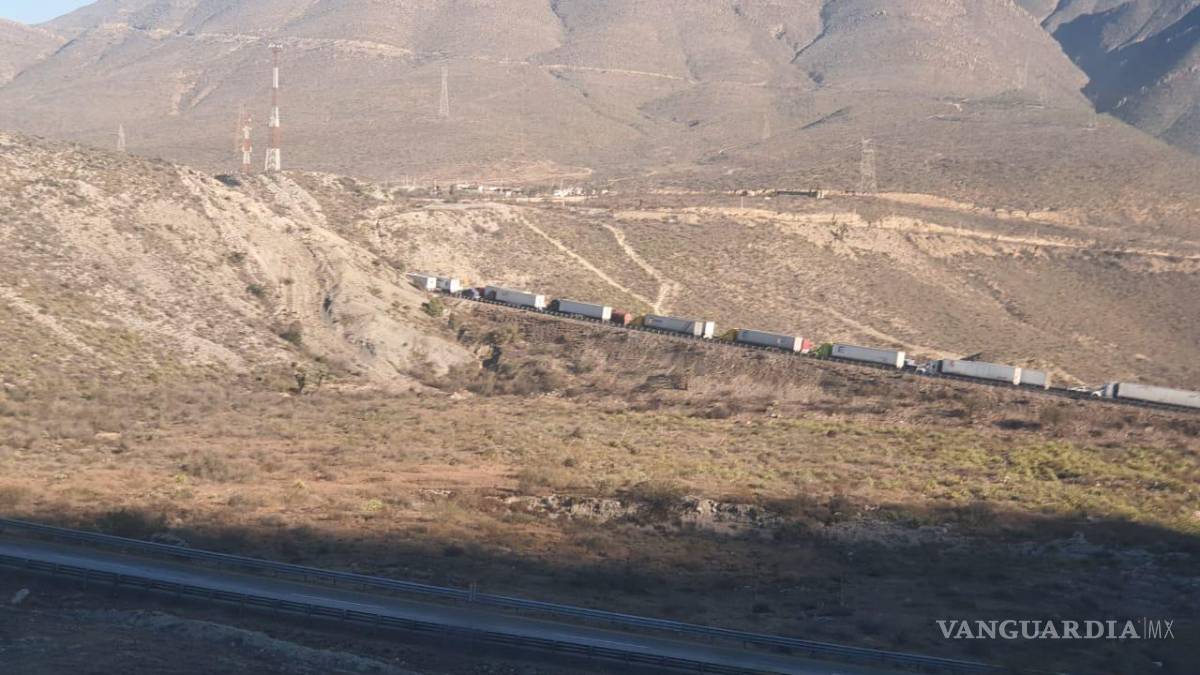 Gente se queda varada en la Monterrey-Saltillo; se reporta tráfico parado
