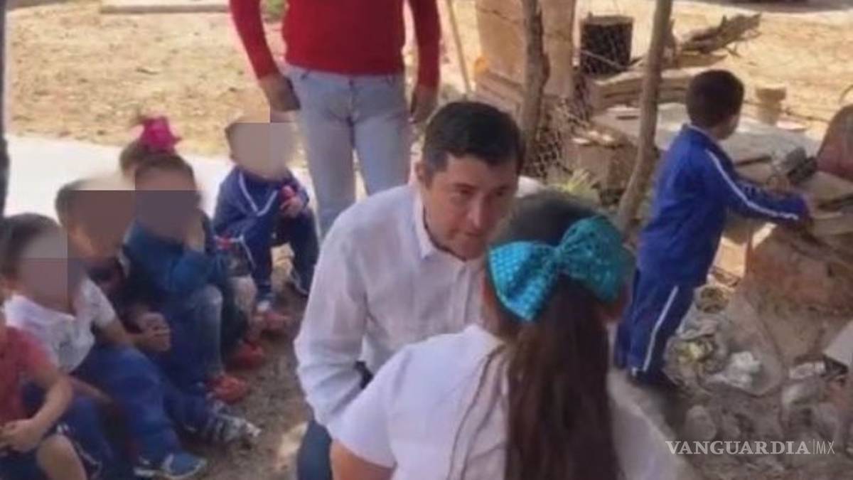 "Tiene obesidad espantosa, horrible", dice alcalde de Ahoma, Sinaloa a niña frente a sus compañeros