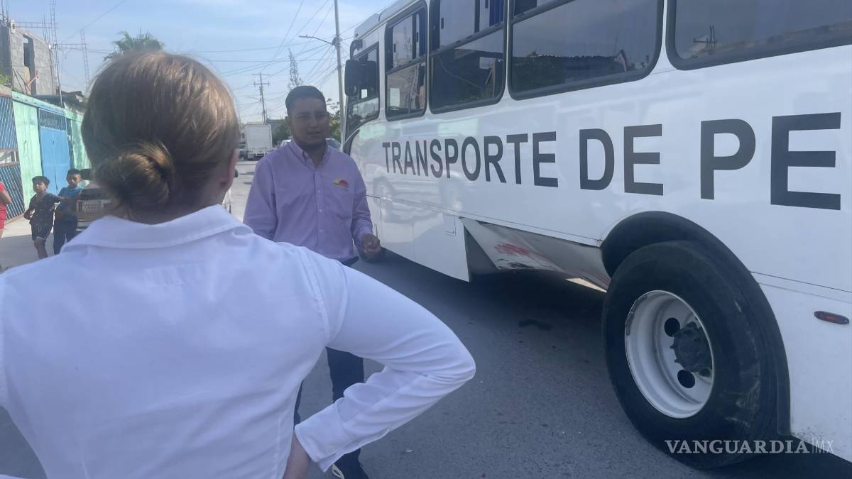 Chofer arriesga a trabajadores, se pasa alto en la Omega, en Saltillo