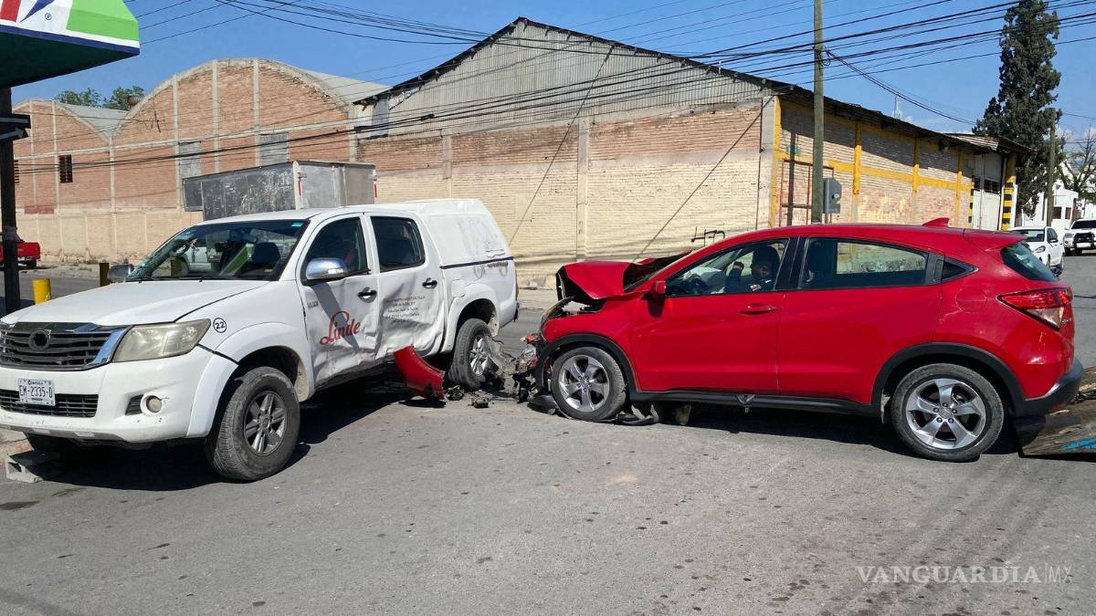 Choque en la colonia Topochico genera caos vial por más de 40 minutos