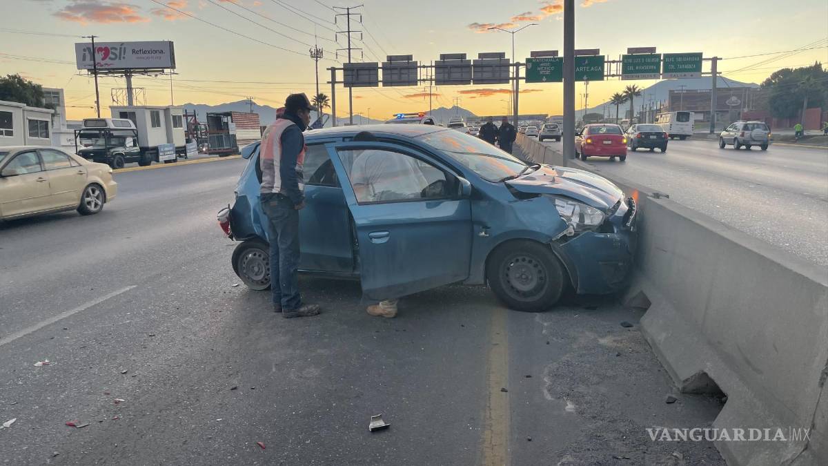 Saltillo: camión provoca fuerte accidente, responsable huye y abandona a su copiloto