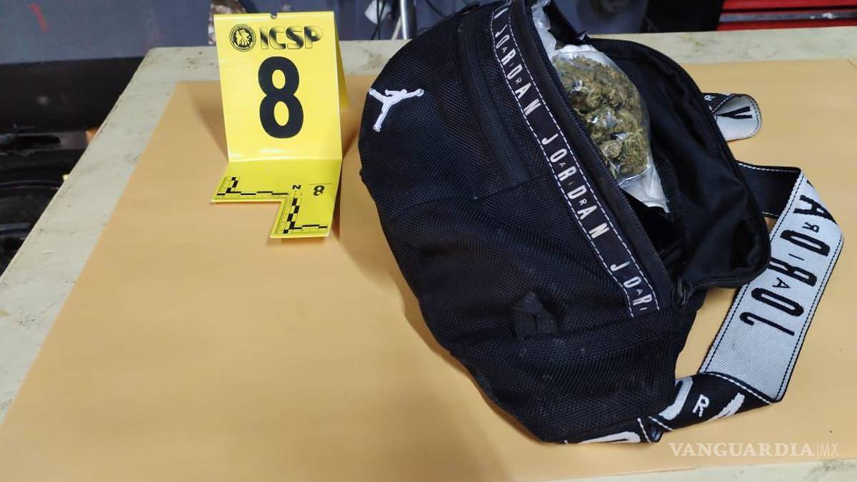 Agentes catean dos viviendas en Monterrey por narcomenudeo