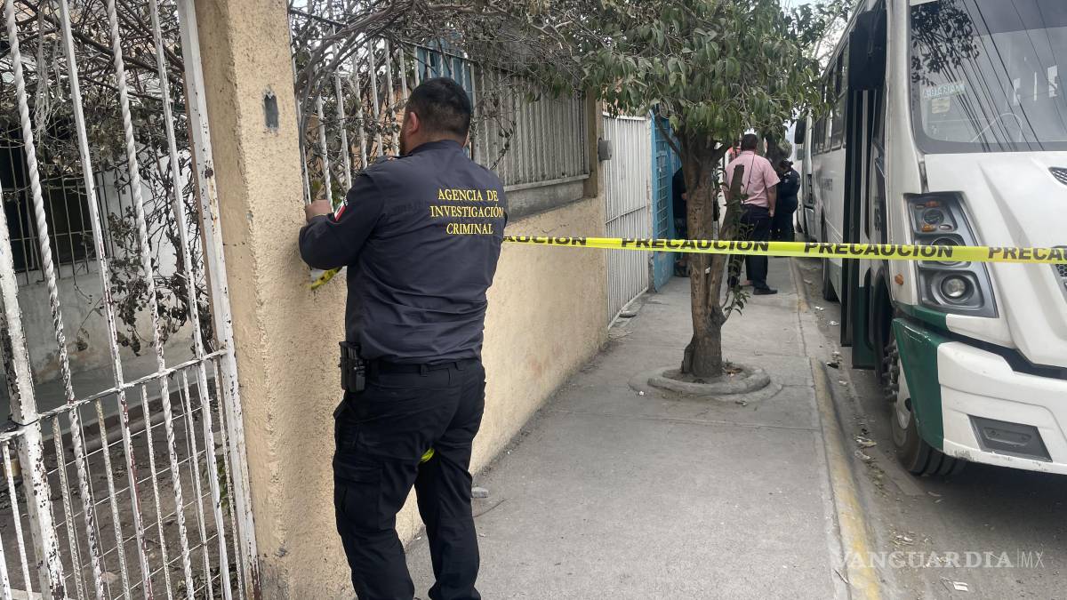 Hallan sin vida a chofer de transporte de personal en Saltillo