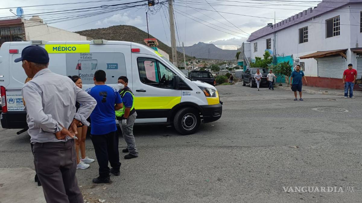Motociclista arrolla a peatón y lo arrastra unos 8 metros, en la colonia Nueva Jerusalén, en Saltillo (video)