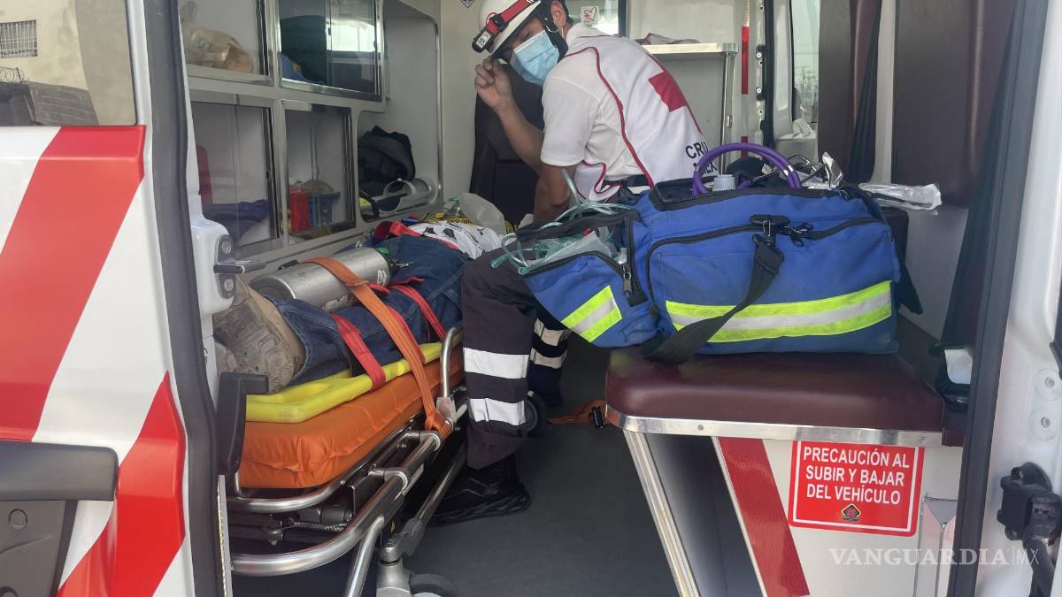 Fallece joven en accidente en moto en Saltillo; sus dos acompañantes están graves (VIDEO)