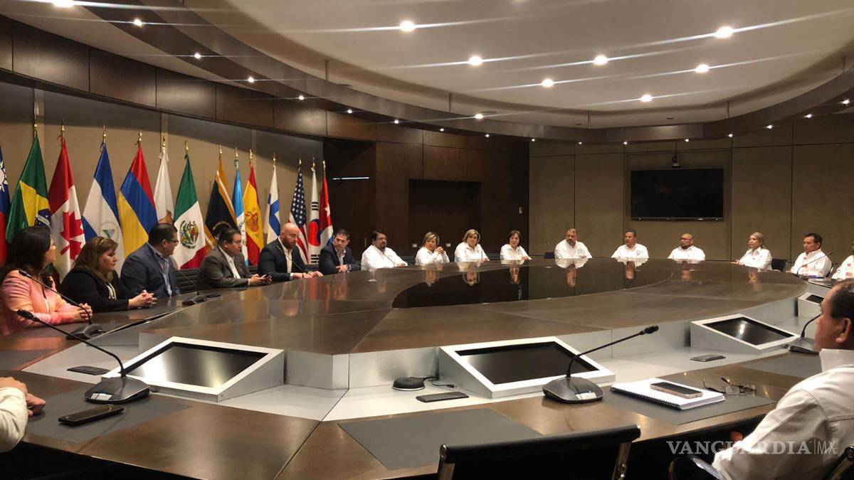 Conjuran huelga en la UAdeC; firman sindicato y Rectoría contrato colectivo