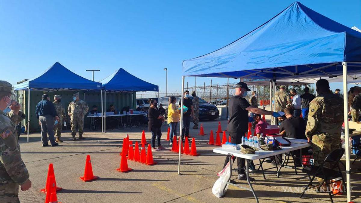 Aplican primeras dosis anti COVID-19 a jóvenes de 12 a 17 años en Piedras Negras, Coahuila