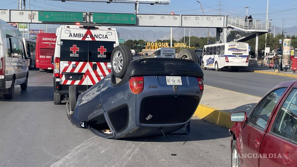 Accidente vial en el periférico Luis Echeverría Álvarez de Saltillo causa cierre de tráfico