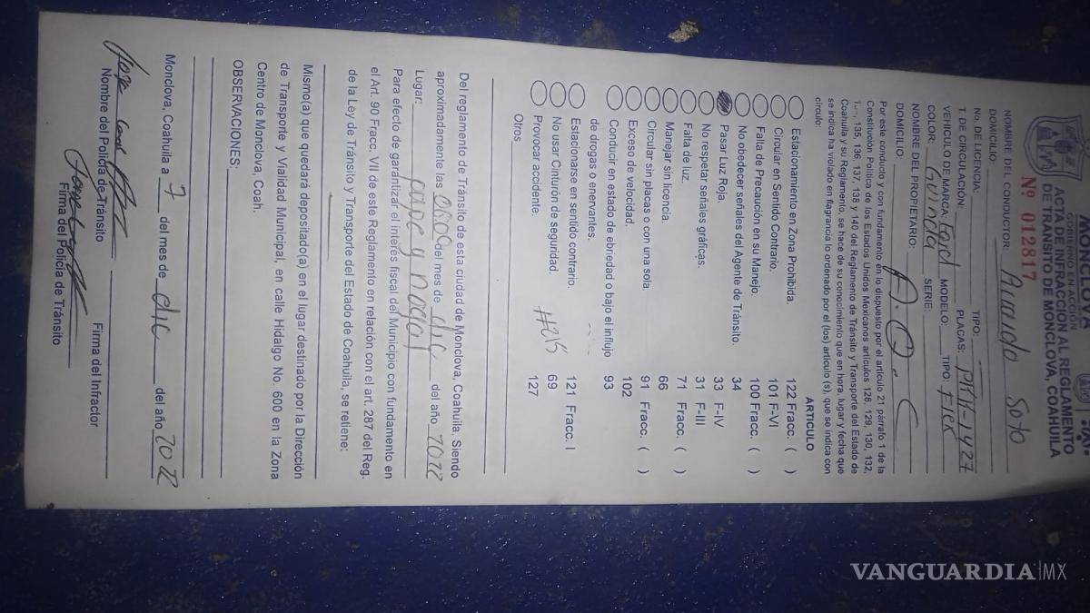 Intentan policías extorsionar a paisano en Monclova; ciudadano lo impide