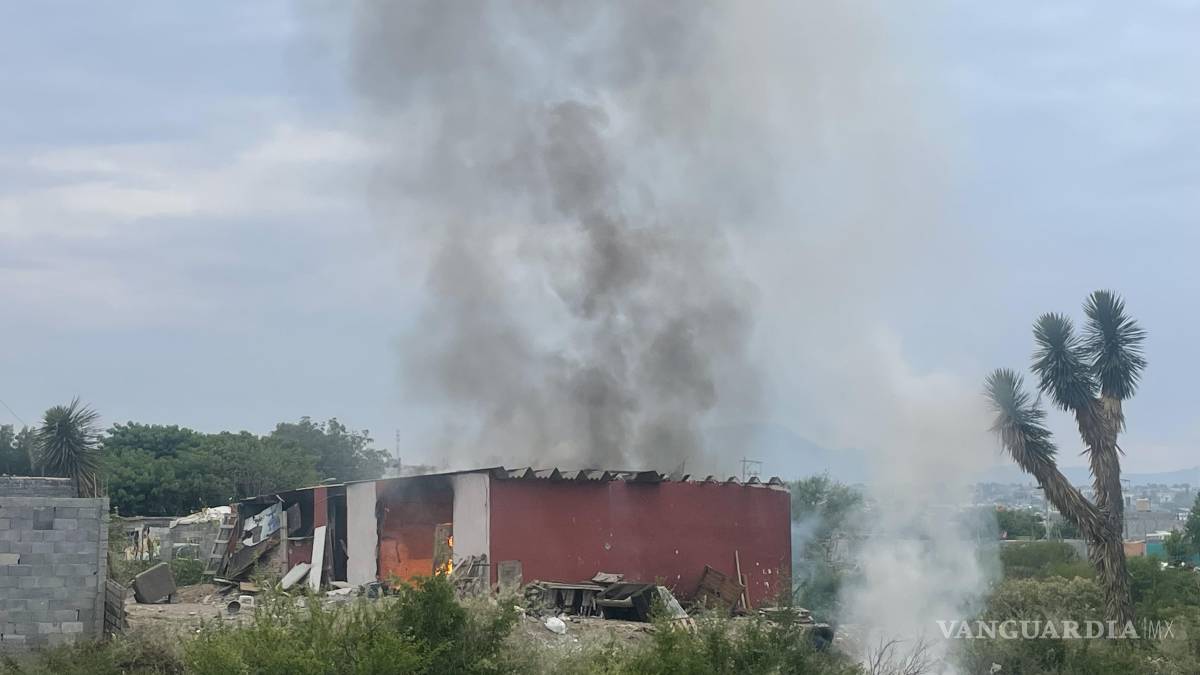 Sujetos queman una bodega al oriente de Saltillo