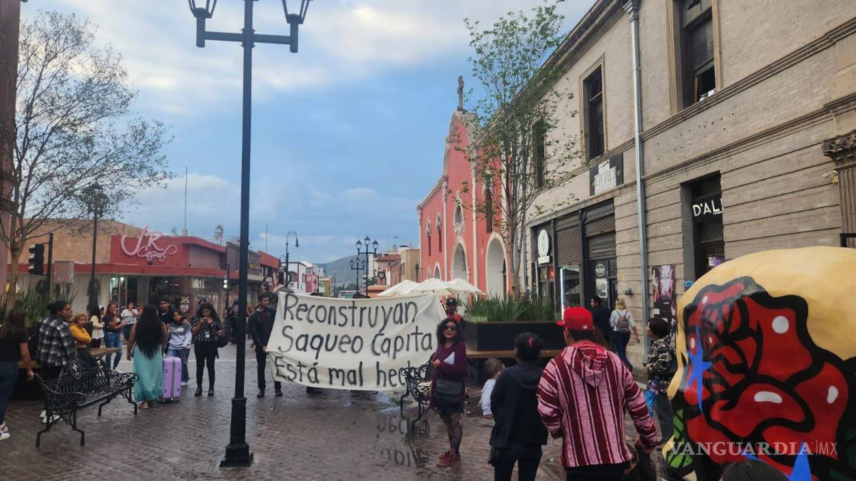 Vecinos de Saltillo se quejan de Paseo Capital; increpan a Director de Desarrollo Urbano en Simposio de Arquitectura