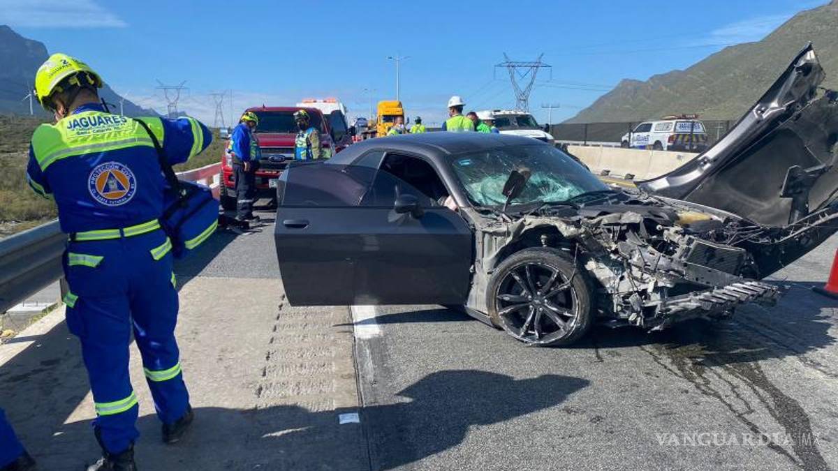 Choque múltiple provoca el cierre temporal de la Saltillo-Monterrey