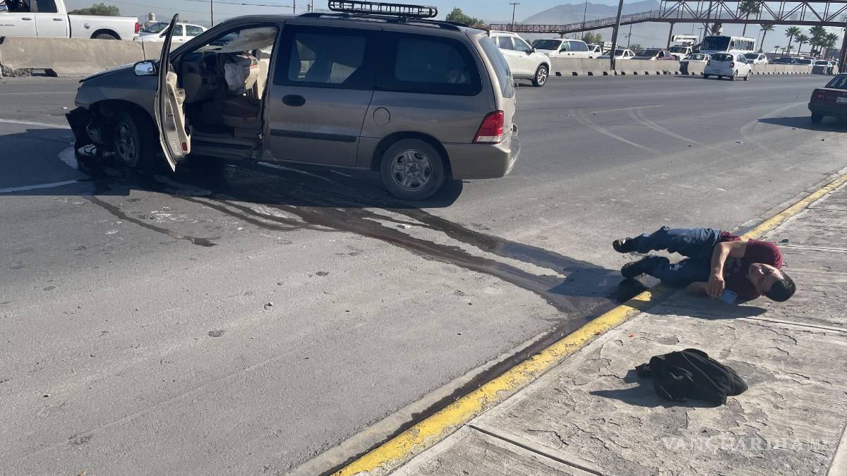Saltillo: joven choca su camioneta recién adquirida, pero culpa a otro conductor