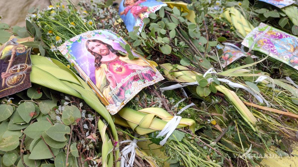 Saltillo: se llenan las iglesias por celebración presencial de Domingo de Ramos