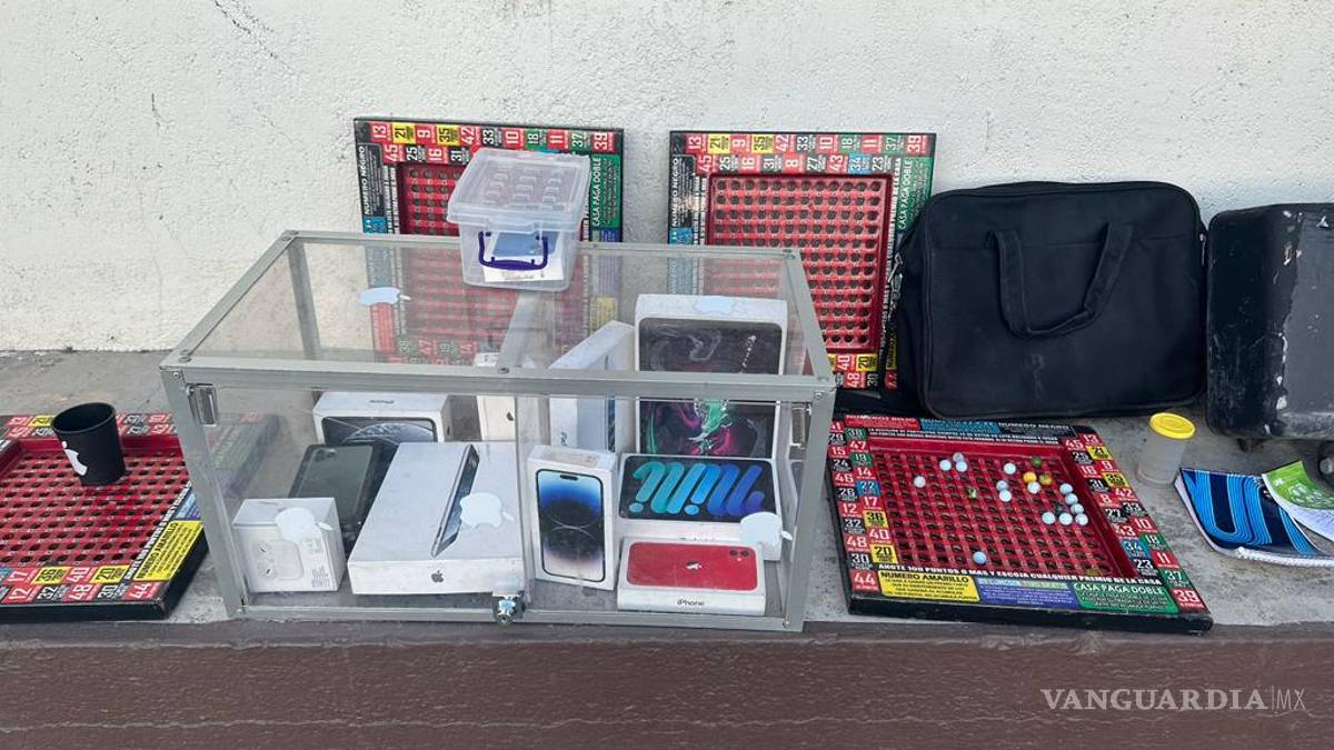 En Nuevo León montan un ‘mini casino’ en plena calle; hay dos detenidos
