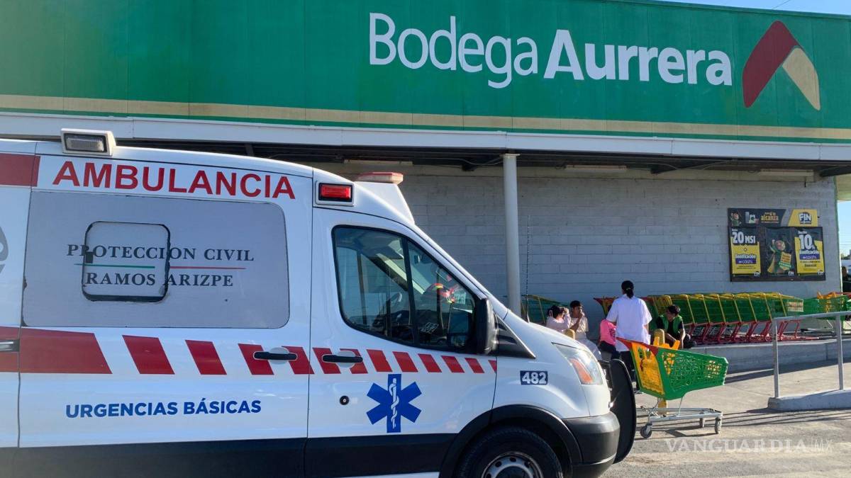 Incendio en comercio deja a dos intoxicados, en Ramos Arizpe
